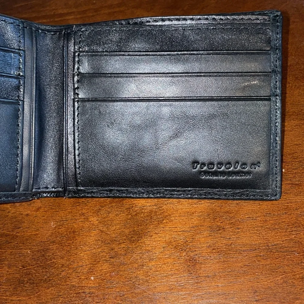 Travelon Genuine Leather Men’s Black Rugged Fold Wallet